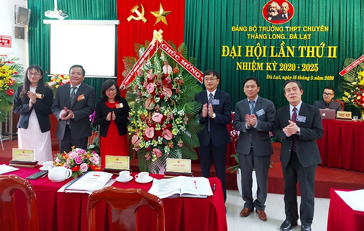 Quyết tâm giữ vững danh hiệu &quot;Trường chất lượng cao hàng đầu của tỉnh&quot;
