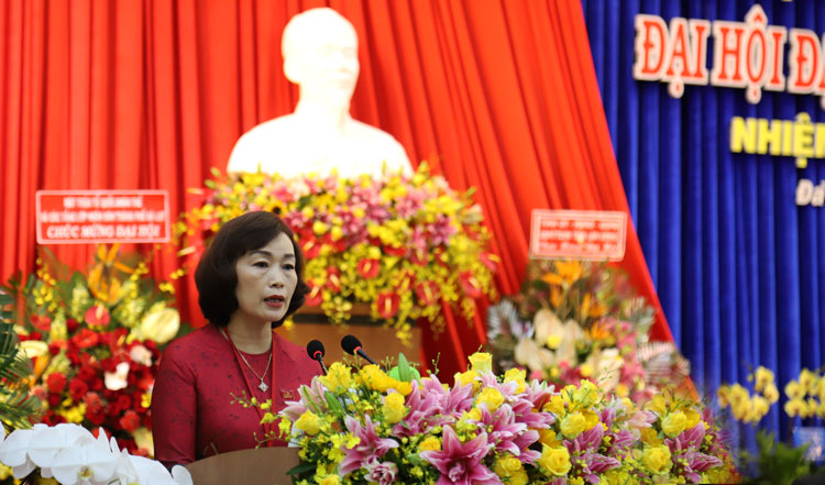 Đồng chí Huỳnh Thị Thanh Xuân – Bí thư Thành ủy Đà Lạt trình bày diễn văn khai mạc Đại hội