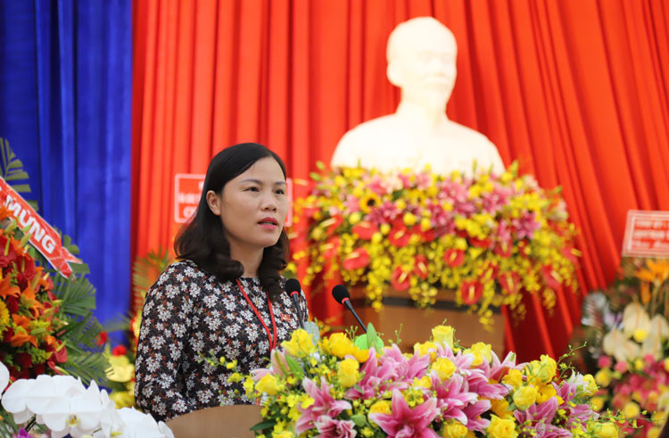 Đảng bộ Y tế thành phố trình bày tham luận về “Kết quả xây dựng đội ngũ thầy thuốc thành phố và nâng cao chất lượng khám chữa bệnh đáp ứng nhu cầu của Nhân dân, nhiệm vụ và giải pháp trong thời gian tới”