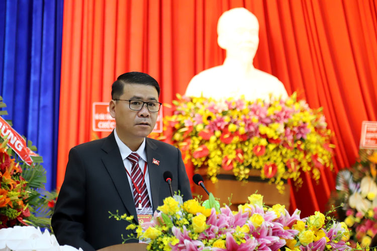Chi bộ phòng Quản lý Đô thị trực thuộc Đảng bộ Khối chính quyền phát biểu tham luận với nội dung “Công tác chỉ đạo, tổ chức thực hiện công tác quản lý trật tự đô thị, trật tự xây dựng và trật tự an toàn giao thông trên địa bàn theo tinh thần Chỉ thị số 17-CT/ThU của Thành ủy Đà Lạt (thay cho Chỉ thị 01-CT/ThU). Nhiệm vụ và giải pháp trong thời gian tới”