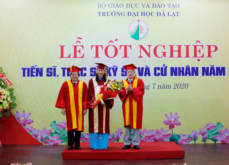 Trường Đại học Đà Lạt trao bằng tốt nghiệp Tiến sĩ, Thạc sĩ và Cử nhân năm 2020