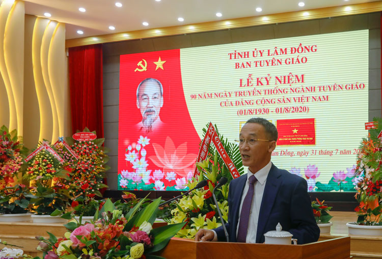Đồng chí Phó Bí thư Tỉnh uỷ Trần Văn Hiệp pháp biểu tại Lễ Kỷ niệm