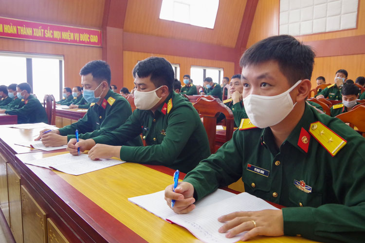 Bộ CHQS tỉnh: Học tập, nghiên cứu các chuyên đề chính trị, pháp luật năm 2020