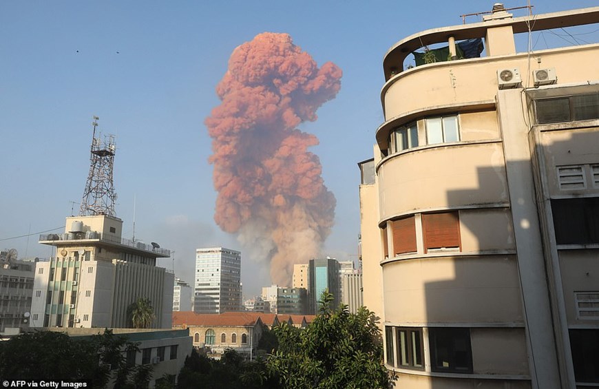 Hiện trường tan hoang sau vụ nổ kinh hoàng ở Beirut