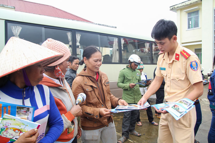 Học tập, thực hiện 6 điều Bác Hồ dạy Công an Nhân dân