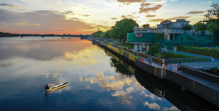 Những ngày giãn cách