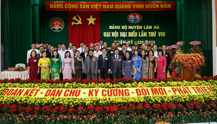 Ban Chấp hành Đảng bộ huyện Lâm Hà khóa VIII ra mắt Đại hội