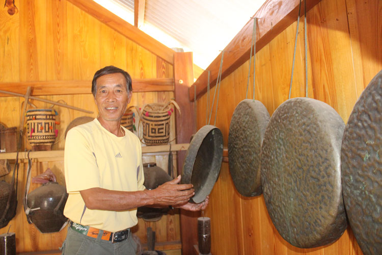 K'Bess - một thanh âm rền vang