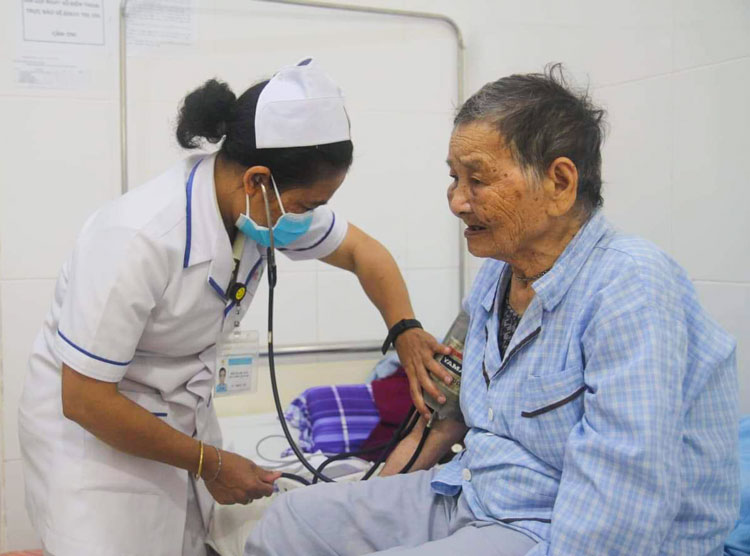 Hướng đến sự hài lòng của người khám chữa bệnh