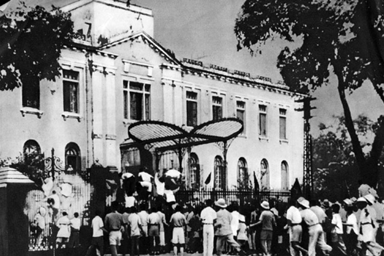Tính điển hình của Cách mạng Tháng Tám năm 1945