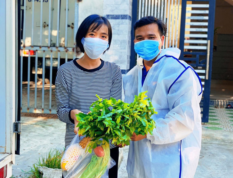Nghĩa tình chuyến xe nông sản