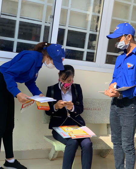 Cài đặt ứng dụng Ncovi, Bluezone được nhận quà