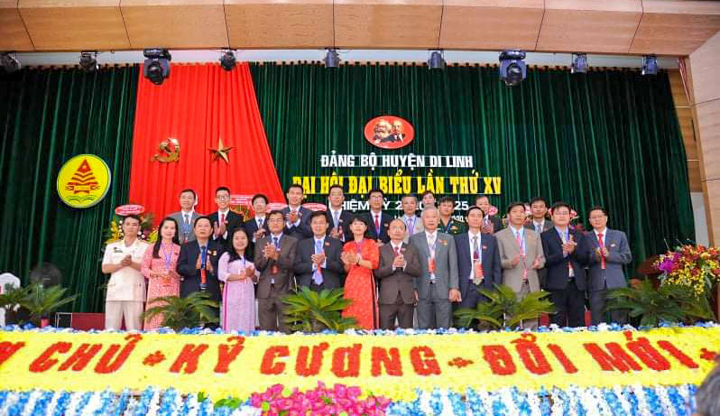 Ra mắt Đoàn đại biểu dự Đại hội cấp trên