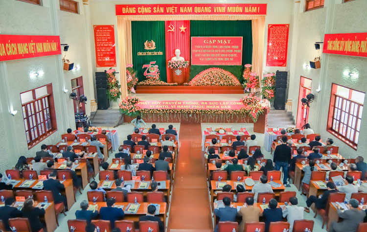 Công an Lâm Đồng kỷ niệm 75 năm Ngày truyền thống Công an Nhân dân; 15 năm Ngày hội Toàn dân bảo vệ an ninh Tổ quốc