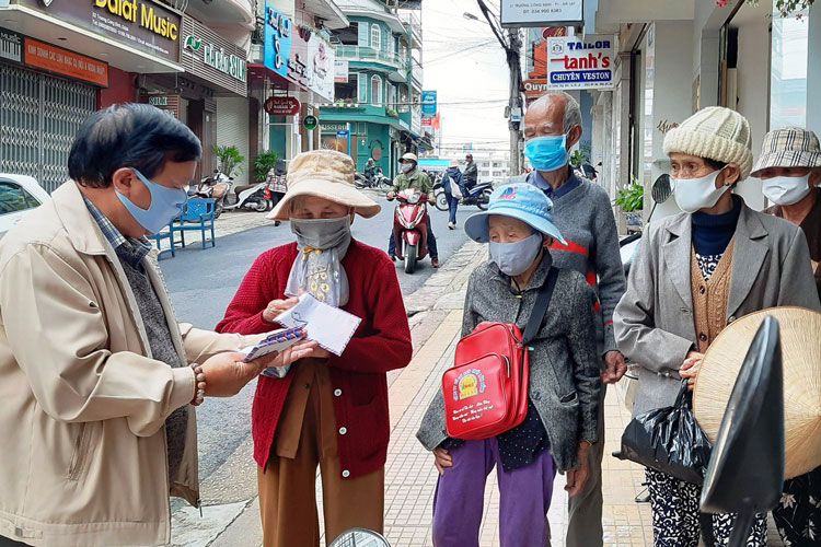 Lan tỏa yêu thương đùm bọc giữa dịch bệnh