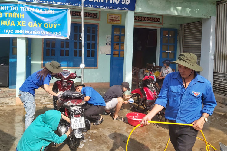 Thanh niên Đạ Tẻh học tập và làm theo Bác