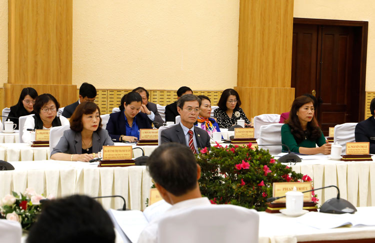 Đại biểu tham gia tham luận tại Hội thảo