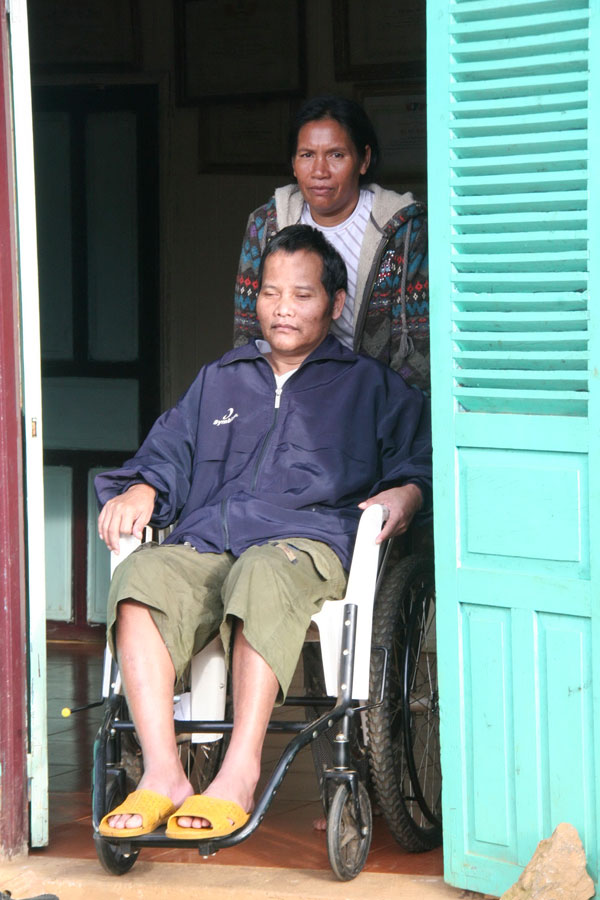 Đôi chân trần với hành trình vạn dặm