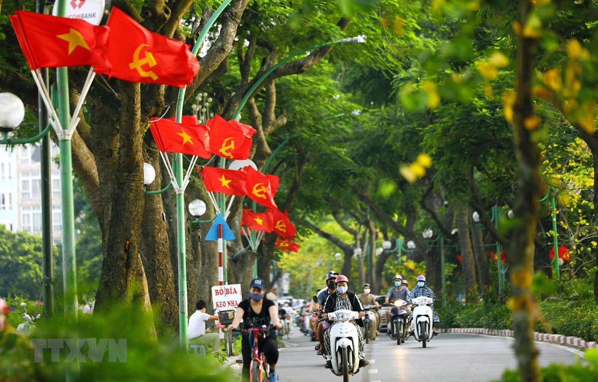 Nhiều khu vực ngày nắng, chiều tối và đêm có mưa và dông