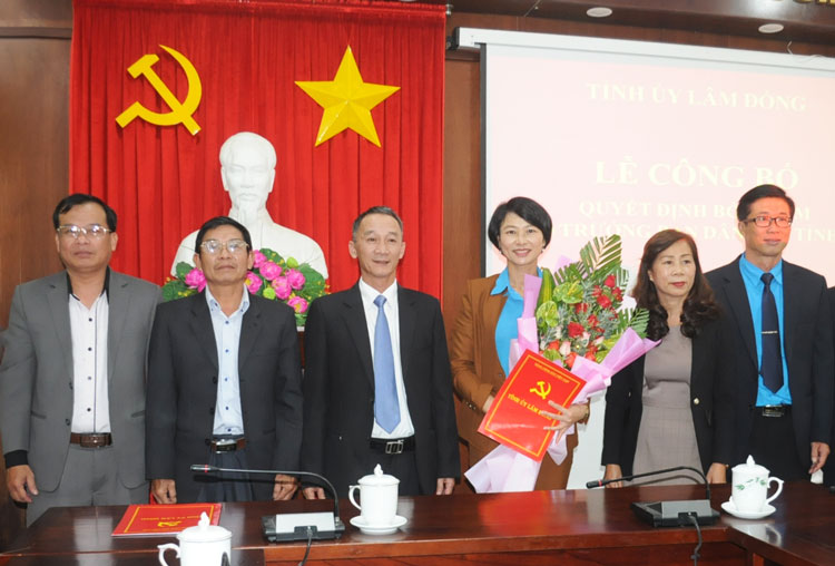 Trao quyết định bổ nhiệm Phó Trưởng Ban Dân vận Tỉnh ủy