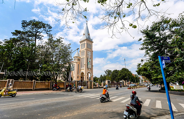 Đường phố Đà Lạt thông thoáng như ngày thường
