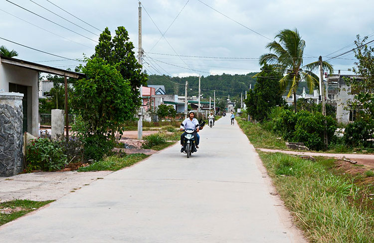Nông thôn mới xã Bình Thạnh, huyện Đức Trọng. Ảnh: Chí Kiên