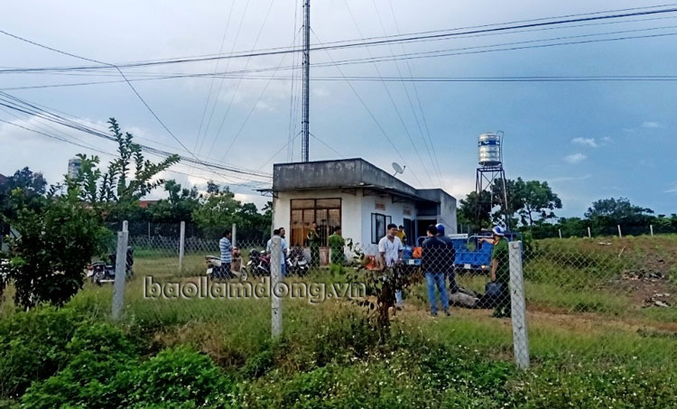 Công an bắt quả tang các đối tượng