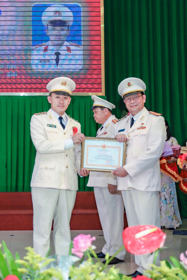''Giải mã'' tội phạm mạng