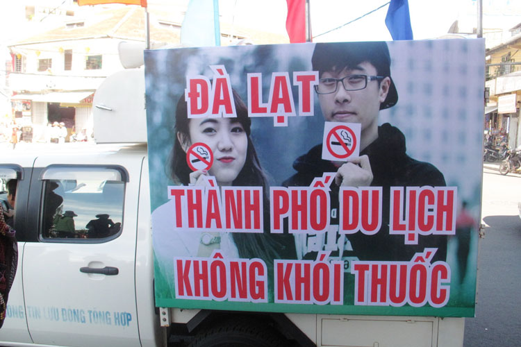 Hút thuốc lá gia tăng nguy cơ mắc COVID-19