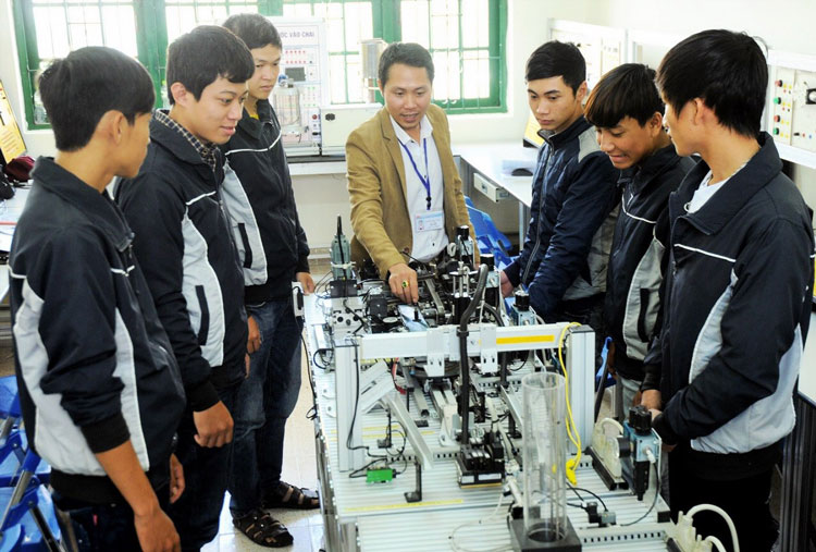 Hạnh phúc khi thấy sinh viên ra trường có việc làm