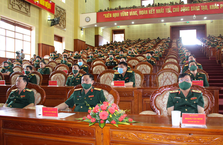 Các đại biểu và học viên tham dự lễ khai giảng năm học 2020 – 2021
