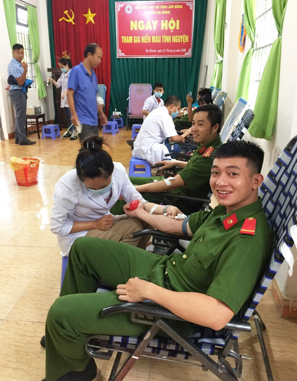 185 đơn vị máu được hiến tại Ngày hội Hiến máu tình nguyện huyện Đạ Huoai
