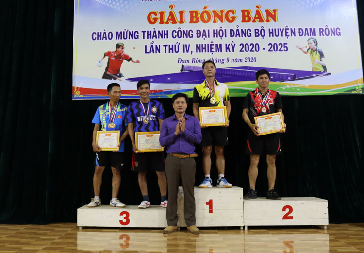 Các vận động viên đoạt giải nội dung đơn nam 