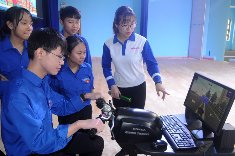 Hơn 1.000 đoàn viên tham gia Ngày hội văn hóa giao thông