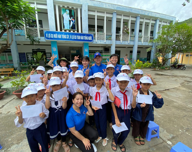 Hành trình Tuổi trẻ vì biển đảo quê hương tại Trạm Kiểm soát Biên phòng Hòn Rớ