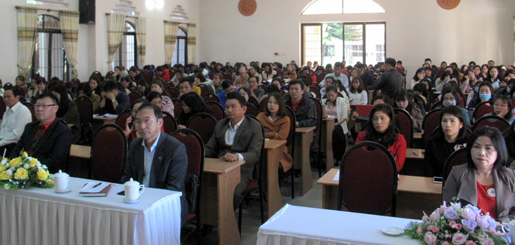 200 đại biểu Chữ thập đỏ trường học tập huấn chủ đề Chia sẻ và kết nối yêu thương