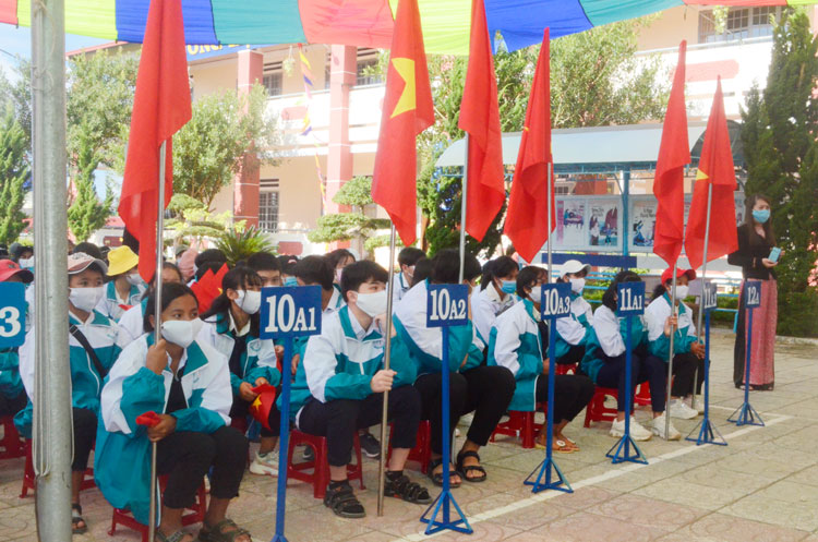 Trường vùng sâu ''khoác áo mới''