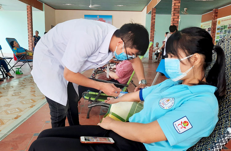 Đạ Tẻh thu 130 đơn vị máu trong đợt hiến máu tình nguyện lần thứ 4