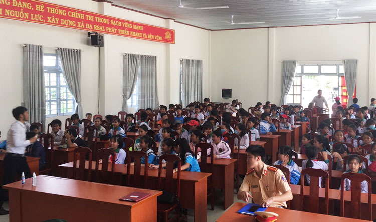 Truyền thông về phòng chống bạo lực, xâm hại trẻ em