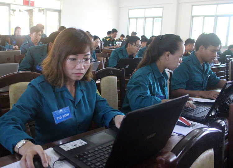 Hội thi cán bộ giảng dạy chính trị giỏi trong lực lượng vũ trang