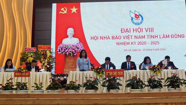 Đoàn chủ tịch