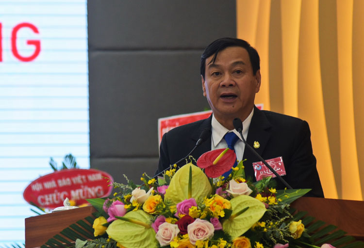 Nhà báo Nguyễn Thanh Nhân - Chủ tịch Hội Nhà báo tỉnh Lâm Đồng Khóa VII phát biểu khai mạc Đại hội
