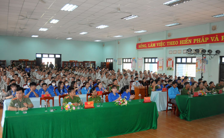 Thắp sáng ước mơ hoàn lương cho phạm nhân