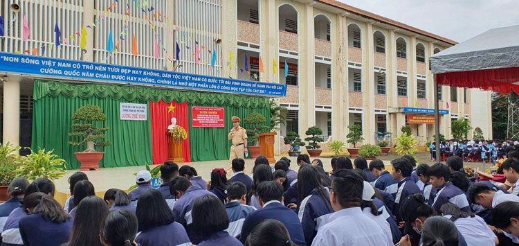 Tuyên truyền pháp luật trong trường học