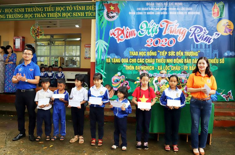 Ấm áp vui hội Trăng rằm