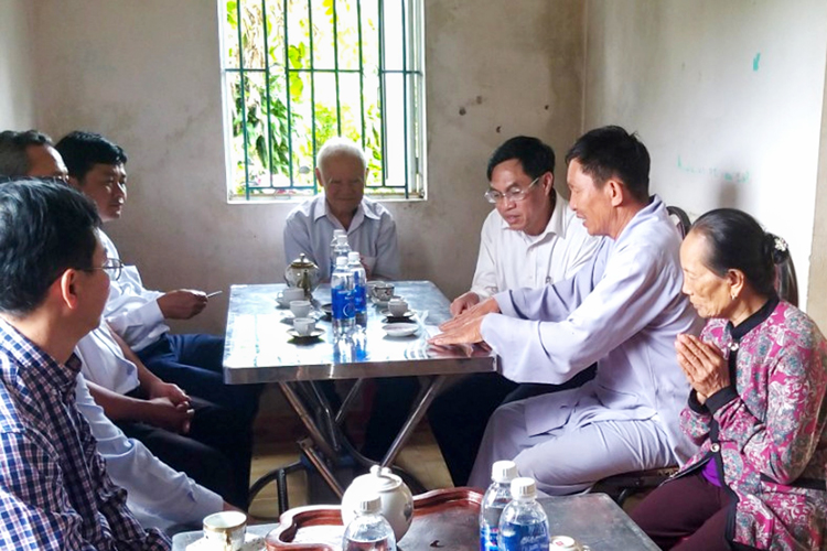 Thăm hỏi, hỗ trợ các gia đình 3 học sinh bị đuối nước