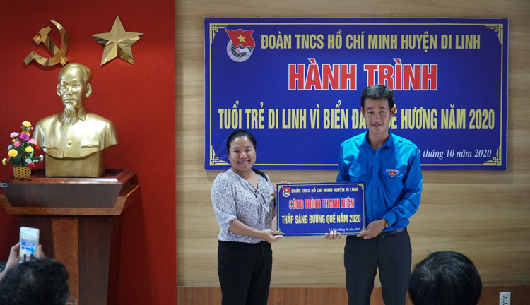 Khởi hành Hành trình Tuổi trẻ Di Linh vì biển đảo quê hương