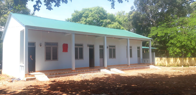 Bàn giao nhà công vụ giáo viên Trường THPT Đạ Tông