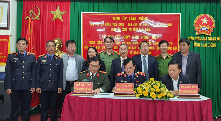Lãnh đạo các ngành ký kết Quy chế phối hợp