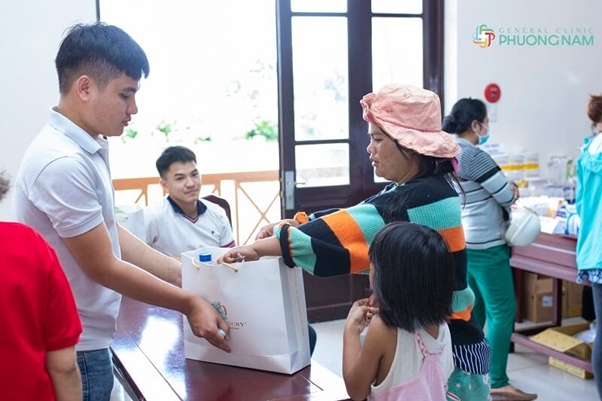 Đa khoa Phương Nam mang lại những hạnh phúc, niềm vui cho cộng đồng với tinh thần sẻ chia, cho đi là còn mãi